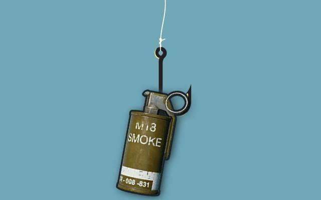 绝地求生:要想吃鸡烟雾弹要多捡,子弹要适量,而遇到它赶紧捡!