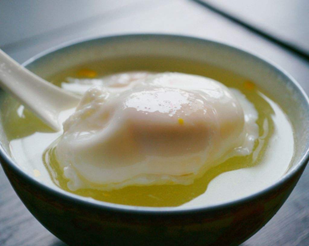 水煮荷包蛋总有白沫易散开下锅前多做这一步