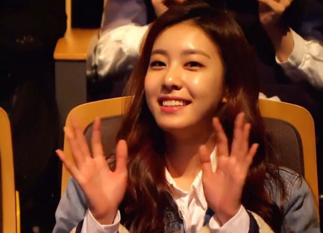 lck新签美女主持人金敏娜,颜值不输恩静,曾担任电视台主持!