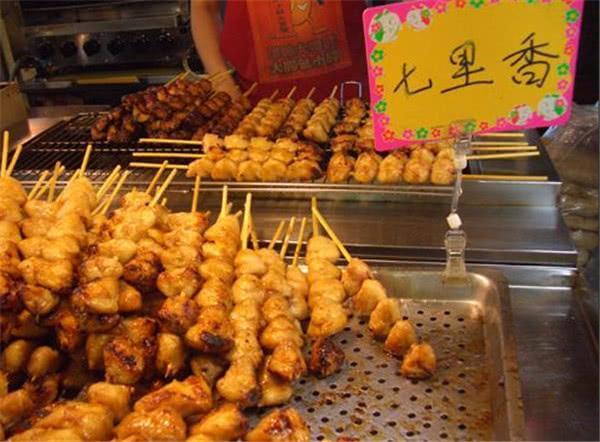 台湾夜市的小吃,"七里香"原来是一种肉,"刈包"你念对了吗?