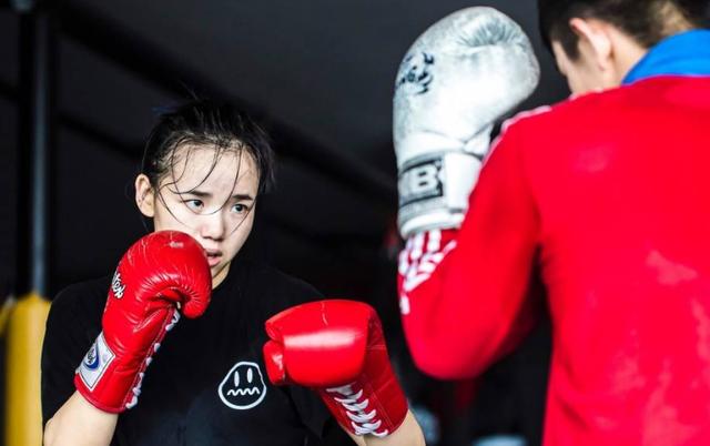 长相甜美可爱似天使,却担心自己嫁不出去