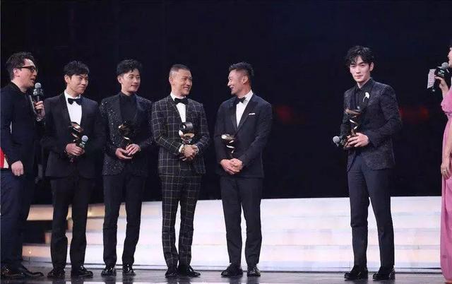 赵薇陈坤黄晓明亲密同框杨幂却又和唐嫣各站了画面的两端