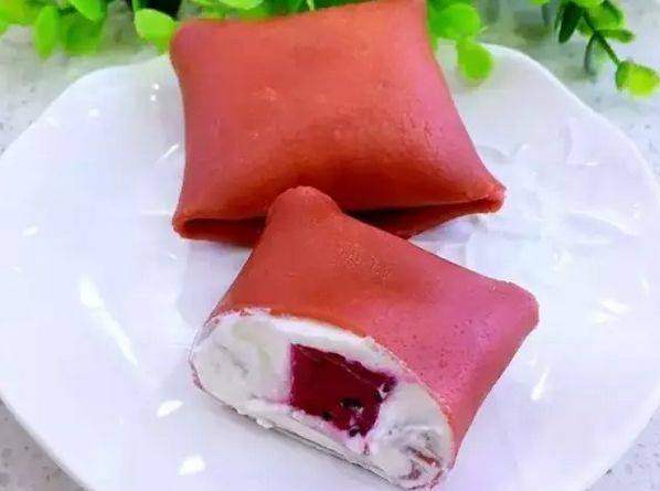 中秋美食红心火龙果班戟口感丰富奶香十足颜值也非常高