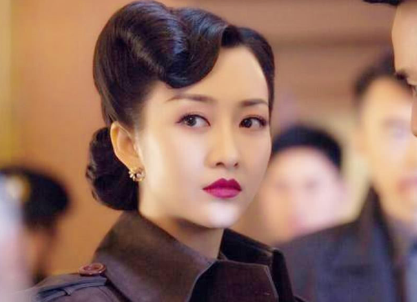 她长相妩媚,第8次演主角终于红了,现在36岁依然单身