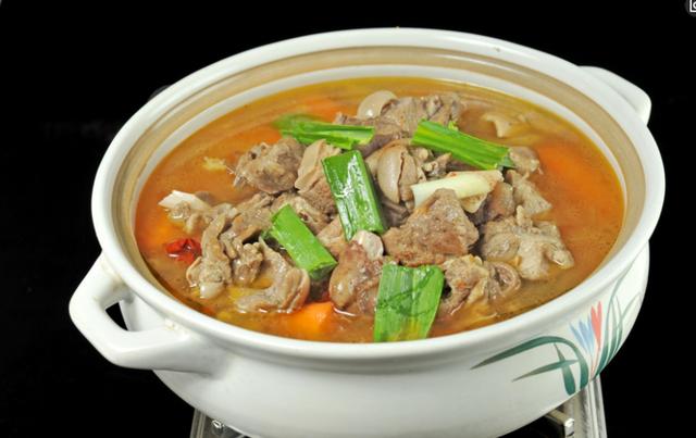 你爱吃的羊肉火锅羊肉一定要这样焖才是绝对的美味