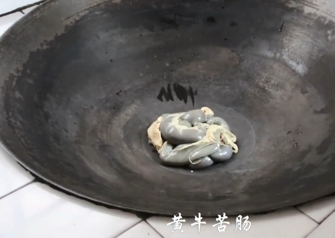 云南人最爱美食,外地人眼中黑暗料理,这道特色撒撇你吃过吗!|云南|撒撇|美食_新浪新闻