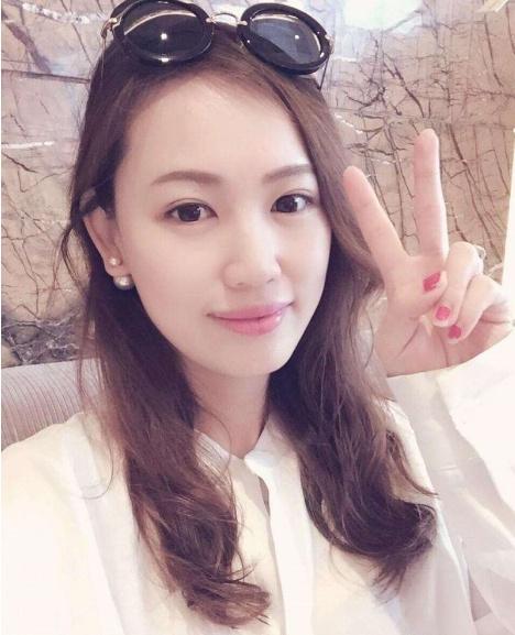 毕滢上热搜,洪欣沉默,马蓉却发声了,发博称转了23万给王宝强