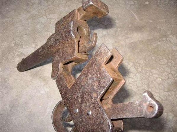 顾名思义,这款枪械一次性只能填充和发射一颗子弹,又名独角牛,铁公鸡