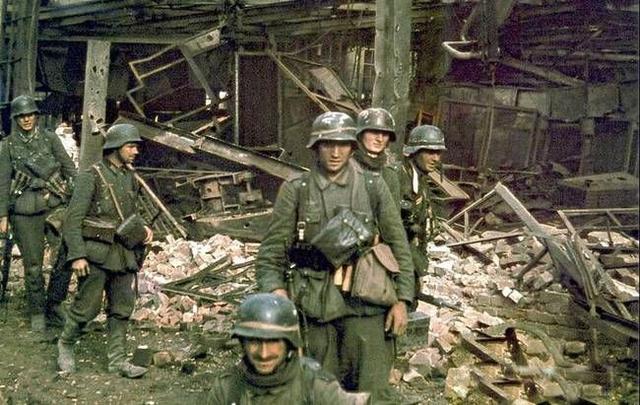 血战斯大林格勒之——喋血拖拉机厂