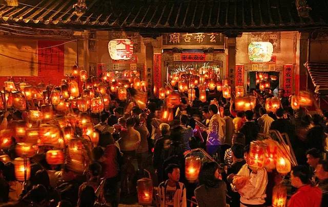 到唐代已为三天古代元宵节的节期时间较长所以元宵节也是传统节日中的