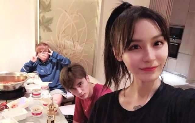 《变形计》那个让男孩舔鞋的"武媚娘",现生活低调如"公主"