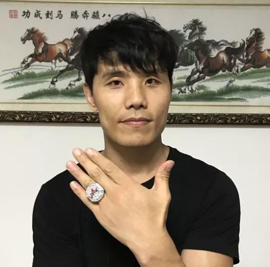 《武林风》发周年冠军钻戒,一龙,王洪祥,方便晒照羡煞拳迷!