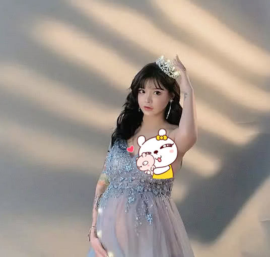 韩安冉"孕肚照"曝光,颜值又低到《变形记》里的她,白整了!