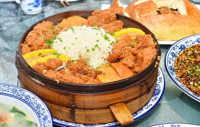 粉蒸一绝:2人抬开州混蒸