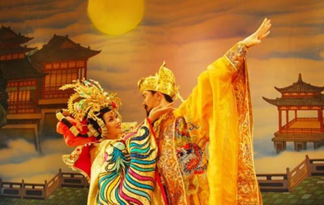 唐玄宗那么宠爱杨贵妃,为何偏偏就不愿意给她一个皇后的名分