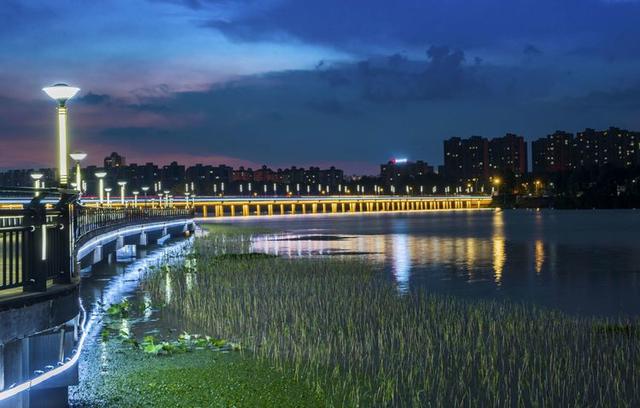 行走在光山官渡河