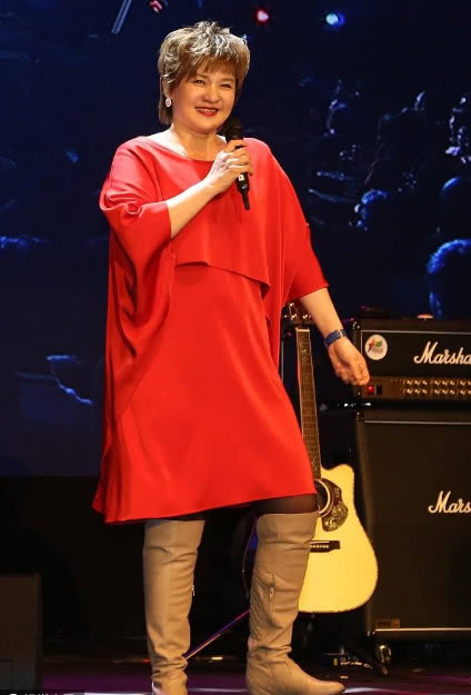 46岁柯以敏近照曾当众让选手滚如今公开道歉惨成这样