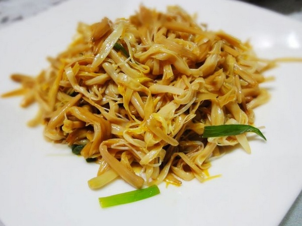 黄花菜的做法大全凉拌黄花菜美味爽口你一定喜欢吃