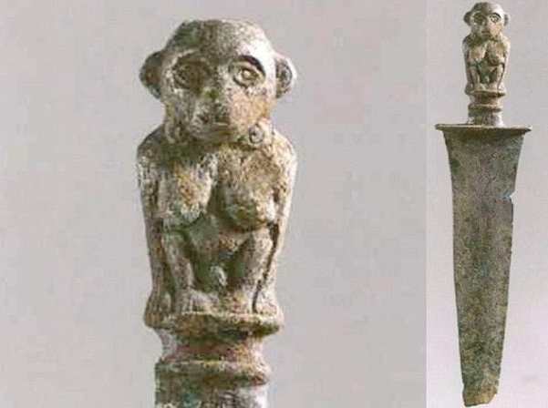 中国最独特冷兵器:第3款斧头像鱼尾,第4长相很奇葩,见过吗?