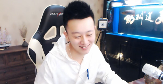 前yy神豪皇族天赐有人认为他是一种情怀有人却认为他是个笑话