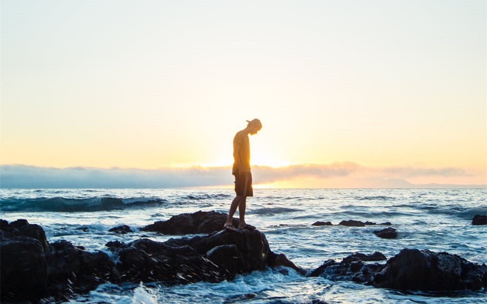 刚提出分手不到一个月女朋友转身有男朋友还想挽回怎么办