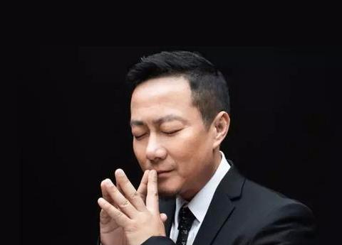 2019年的《歌手》，除了夸人不重样的山河，专业评审团中还有谁？|宋柯|评审团|山河_新浪新闻