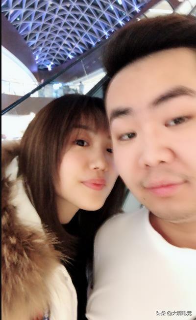 lol:洞主情人节高调秀恩爱,嫂子慧慧首次出镜,撞脸某女星!