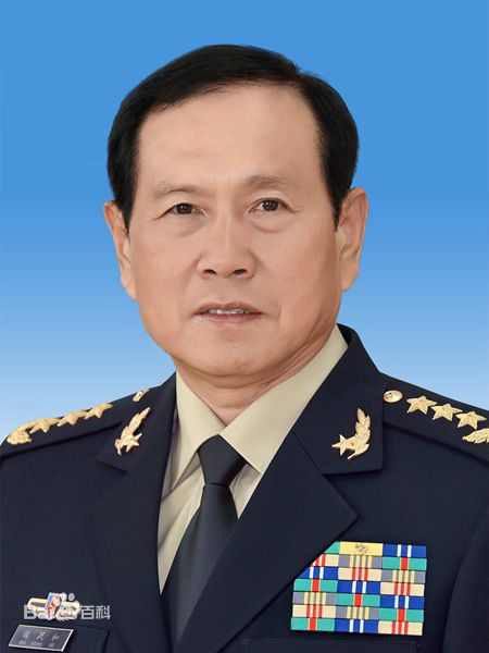 我军历届国防部长都是陆军,为啥最新一届国防部长却是火箭军?|魏凤和|