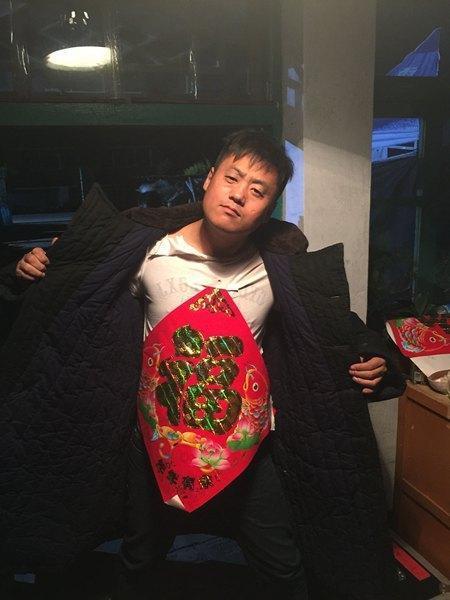 曾憨头憨脑住地下室, 靠《乡村爱情》一朝翻身, 现住500平大别墅