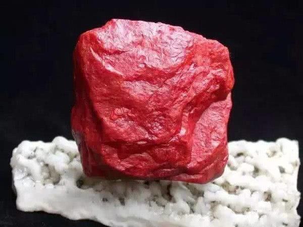 听说秦始皇要丹砂炼水银,她将巴蜀丹砂贡献给了秦始皇.