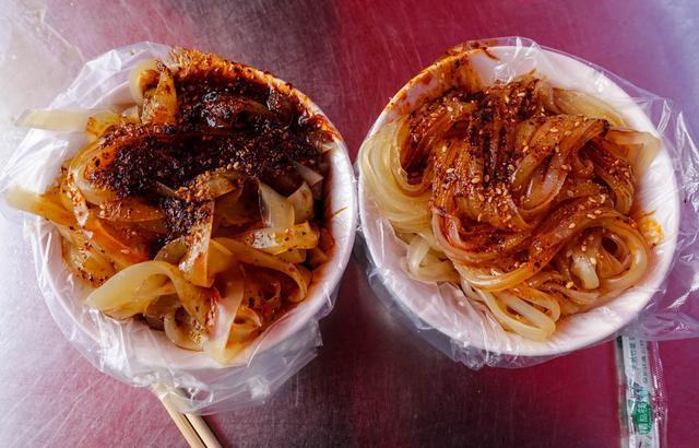 天水桥南路口的早市上有个凉粉摊,20多年的老味道是多少人的回忆