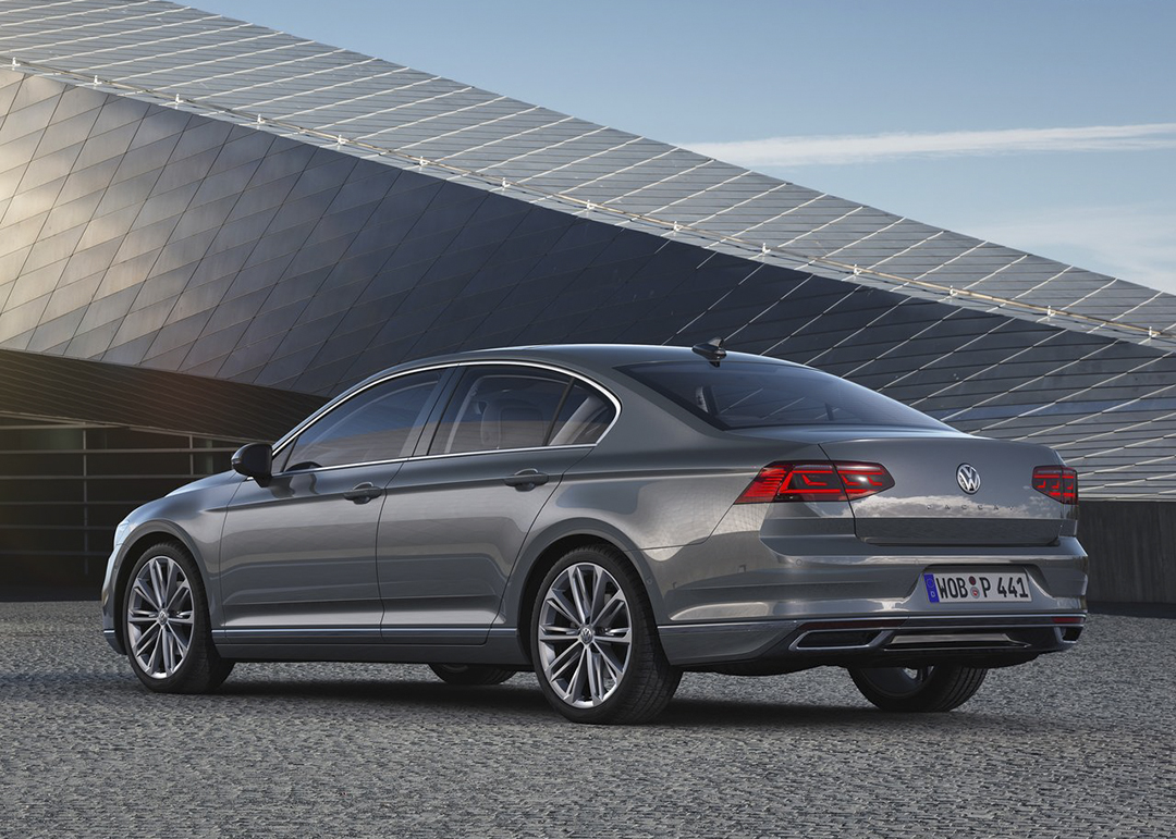 刚刚海外版迈腾全面改款,就长这样