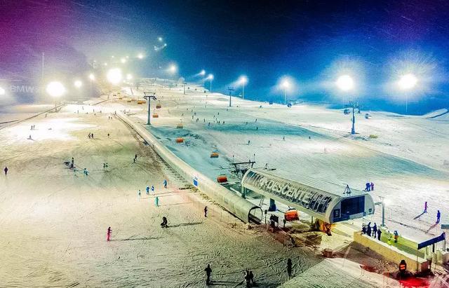 松花湖滑雪场雪道图片