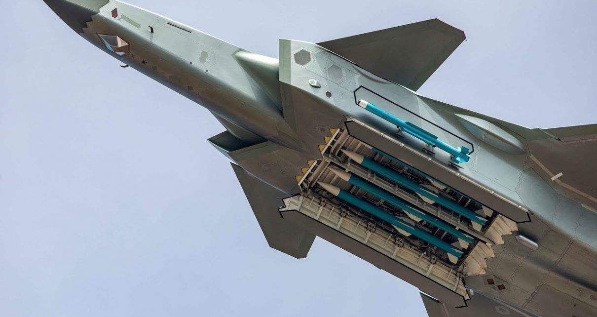 飞行员胆战心惊,歼20有一点让人意外,让洛克希德·马丁承受压力