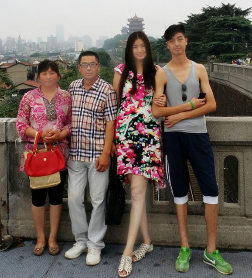 个子太高公婆主动拆掉房门,真爱|梁天云|公婆|王金宝_新浪新闻