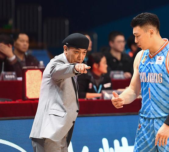 新疆男篮现在是打谁都费劲 阿的江用兵让人看不懂!