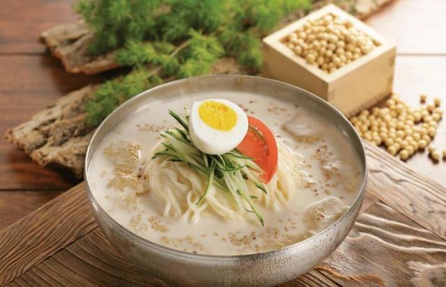 早餐豆浆喝腻了滑蛋加虾仁,这碗豆浆面开启你满满的一天!