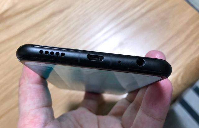 千元之王一天销量10万部荣耀这部中端机卖疯了