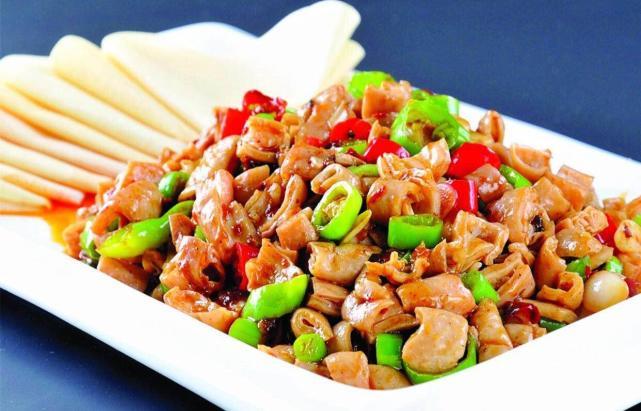 爆炒肥肠时,千万不要直接下锅,这样做大肠不腥也不臭