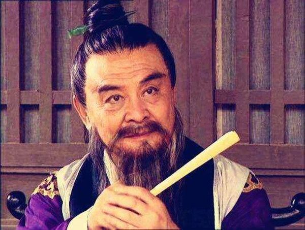 看,观音菩萨不算是能够做出预言的,相比较起来,区区只是凡人的袁守诚