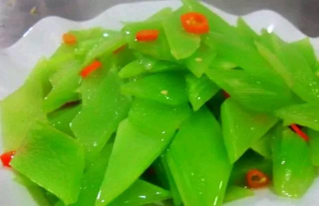 美食推荐:韭菜炒香干,清炒莴笋,可乐排骨的做法