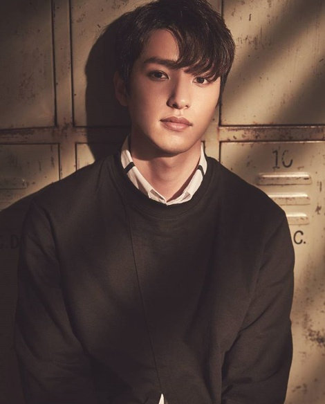 孙承源在被抓捕的时候,他声称车里还有另一位年轻后辈艺人郑辉在里面