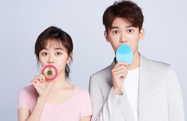 娃娃脸谭松韵跟熊梓淇再续前缘网友真好