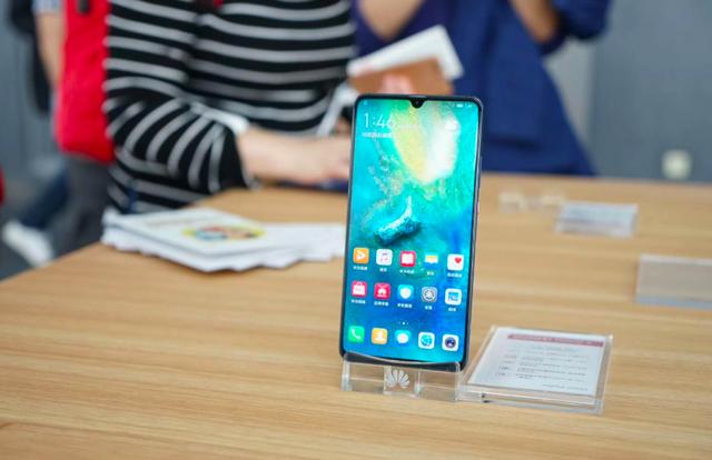 纠结买iphonexr还是华为mate20?网友给出了全新的答案