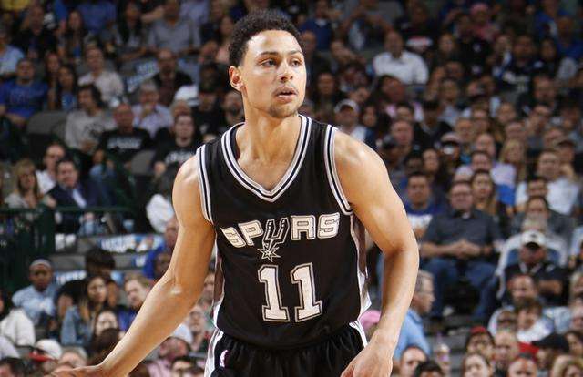 阿德7 10被质疑只能"欺软怕硬",马刺双塔或只是徒有虚名?