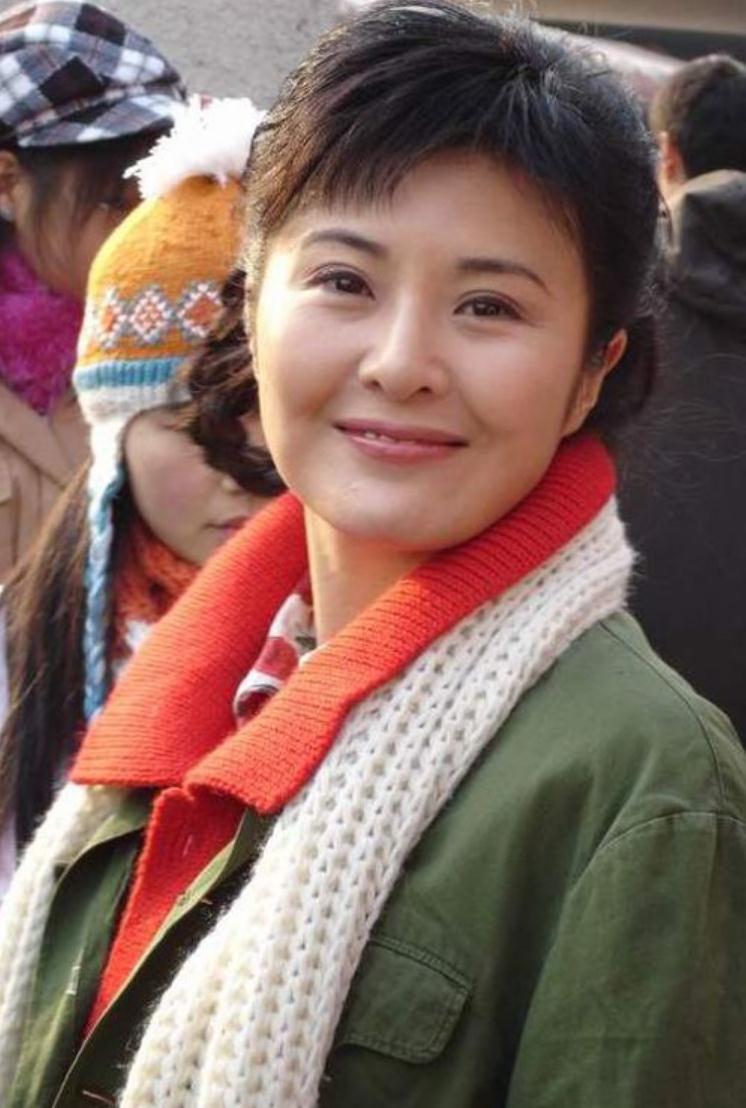 她出生于文艺世家, 没结婚演多年恶婆婆, 如今姐姐名气比她大