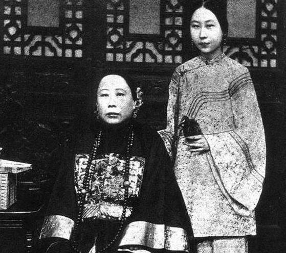 一对夫妻不爱子女，出身富贵，没有子孙后代|张志沂|张爱玲|黄逸梵_新浪新闻