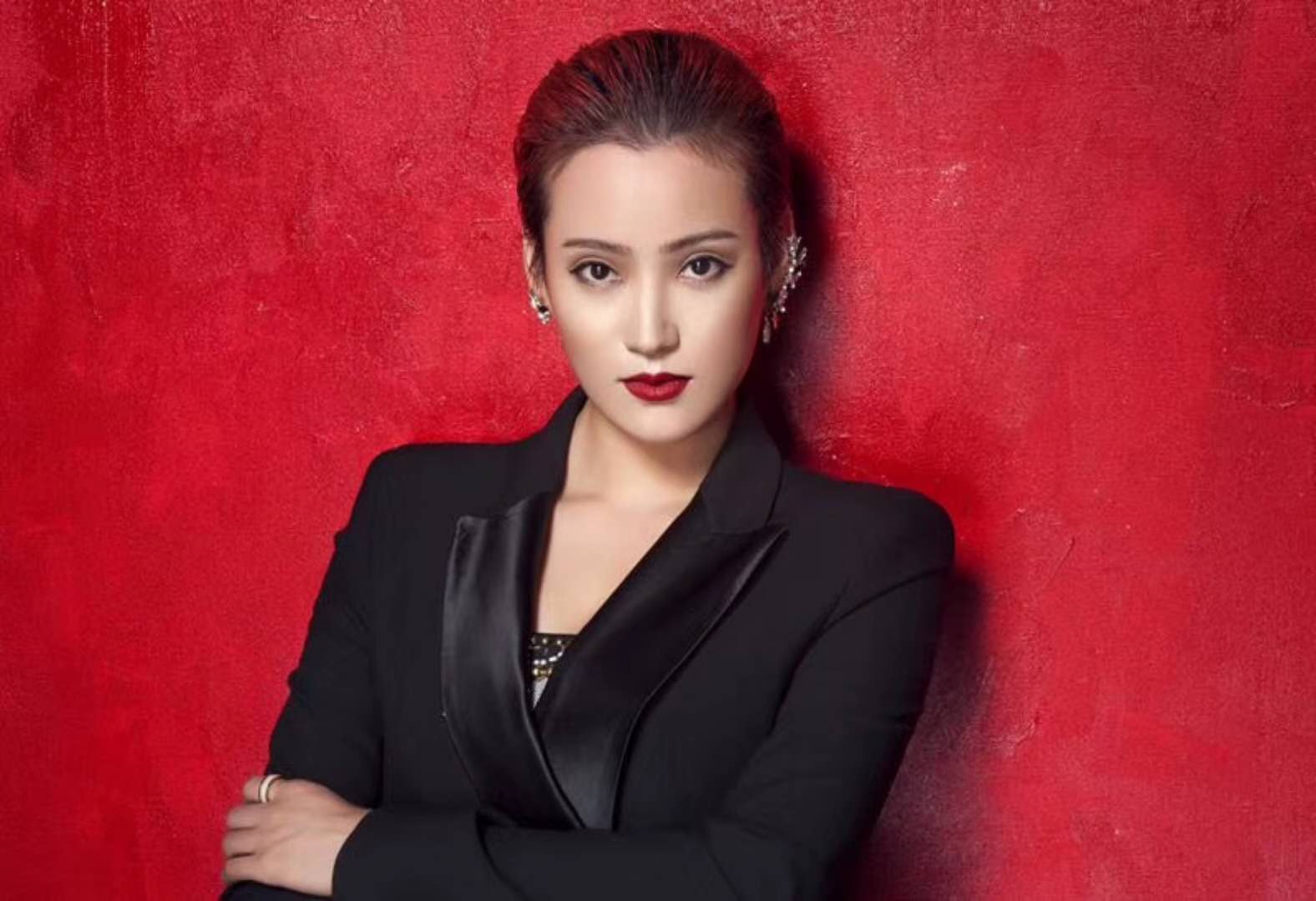 新生代歌手苏小花别扯没用的受女性点赞爱就要干脆