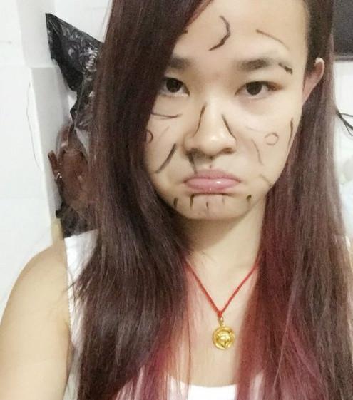 妹子刚睡一觉起来,脸可就被老公画成这样了,这绝对是真爱啊