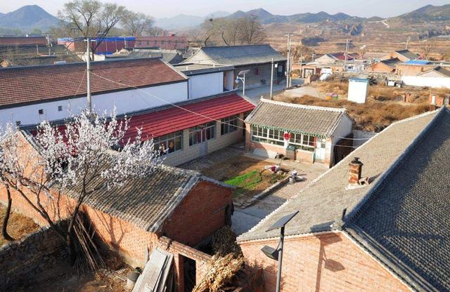 同样是农村,为什么南方家家盖别墅,而北方却多建平房呢?